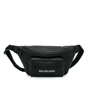 Balenciaga Leather Everyday Belt Bag (SHG-efgZ0M)