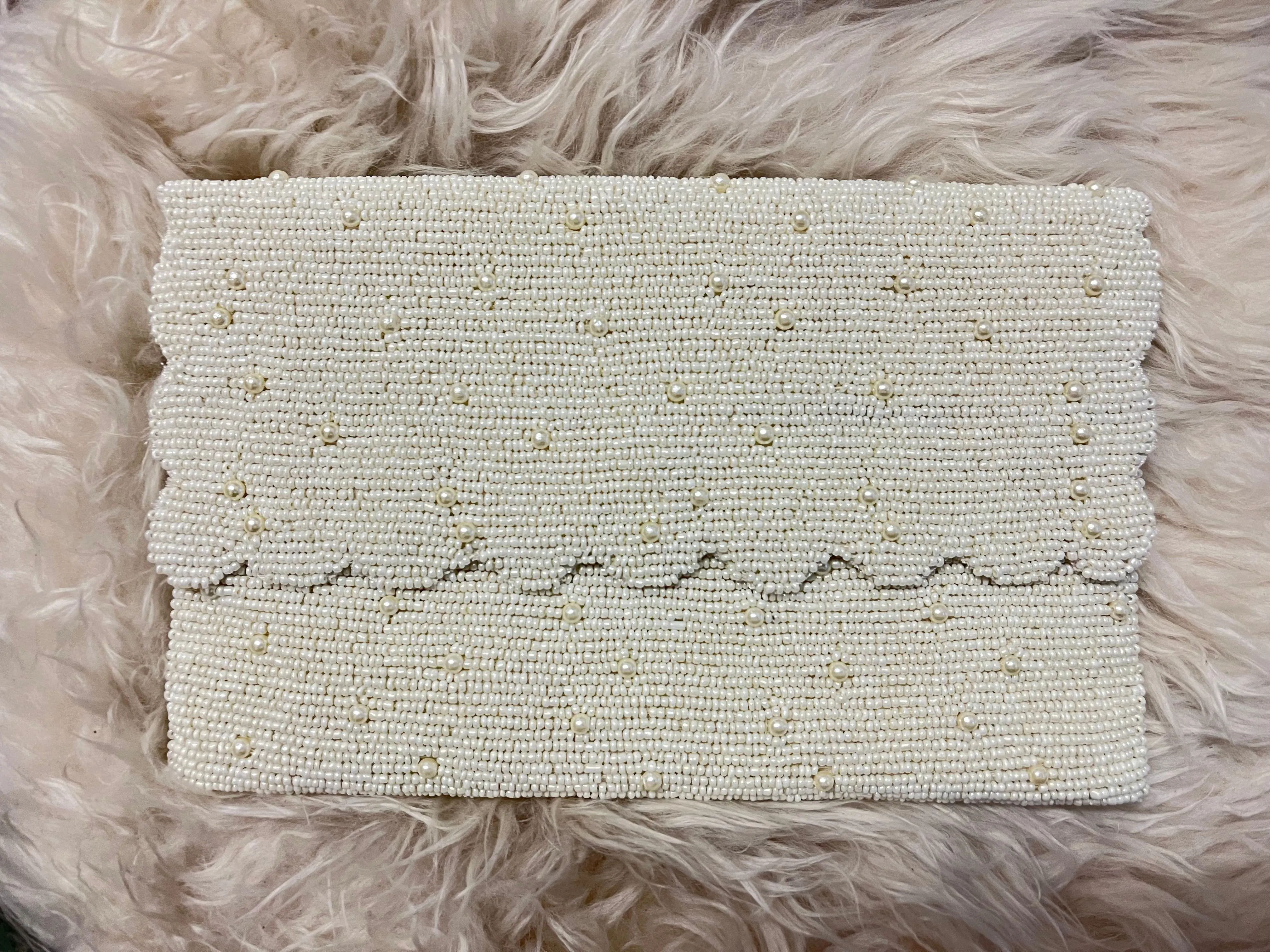 Bridgerton Pearl Clutch