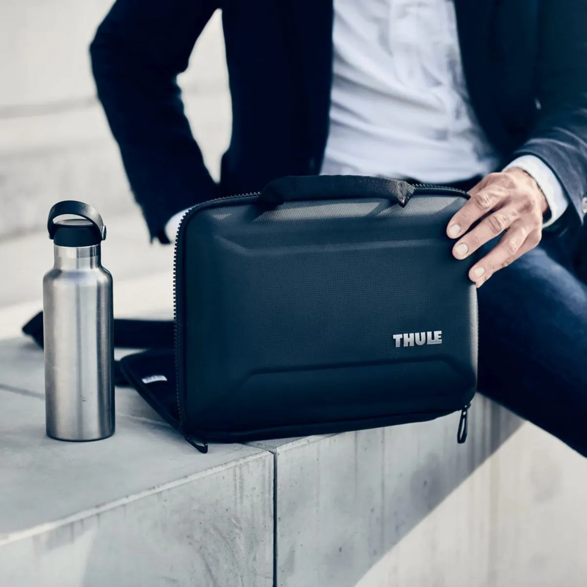 Thule Gauntlet MacBook Pro 16" Sleeve - Black